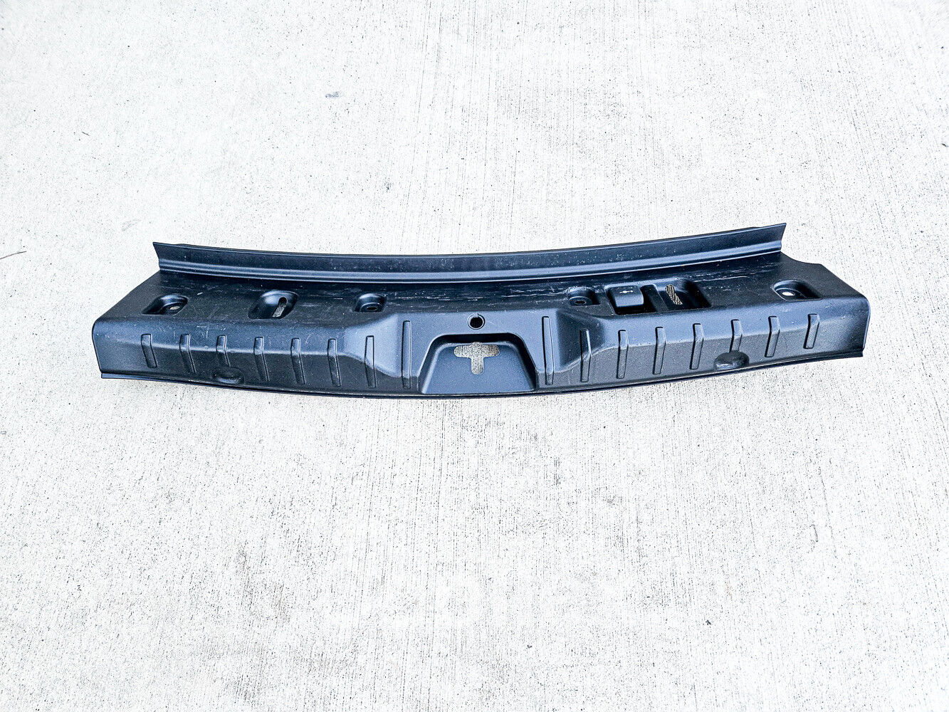 11-16 Bmw 550i F10 Trunk Loading Sill Cover 51-47-7-227-535 Oem