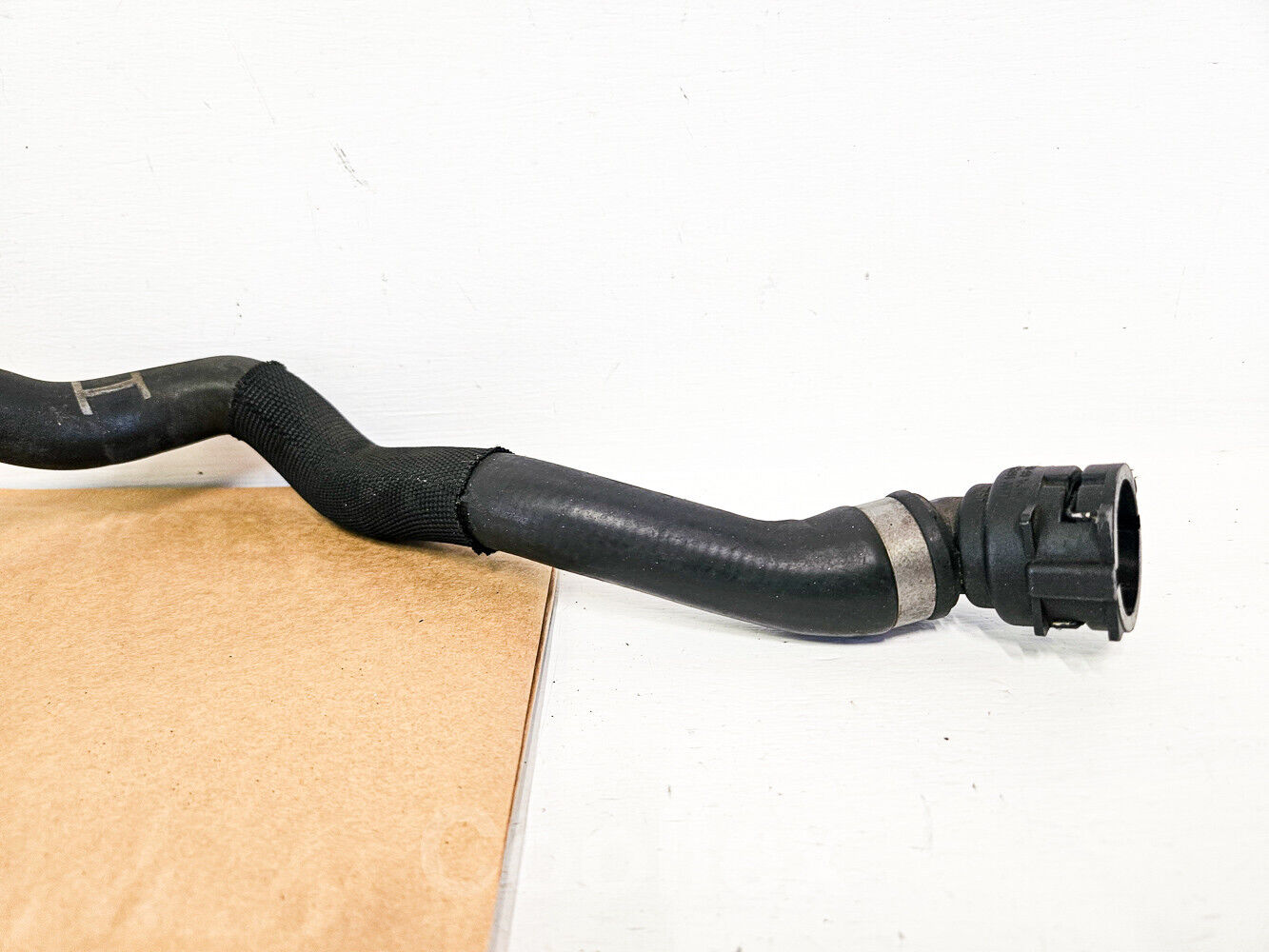 11-19 Bmw 550i F10 Engine Coolant Hose 17-12-7-582-895 Oem Used