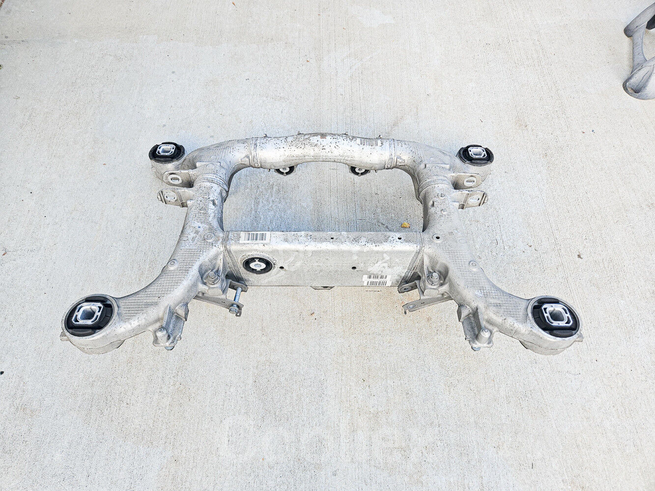 11-19 Bmw 550i F10 Rear Cross-Member Subframe 33-31-6-799-103 Oem