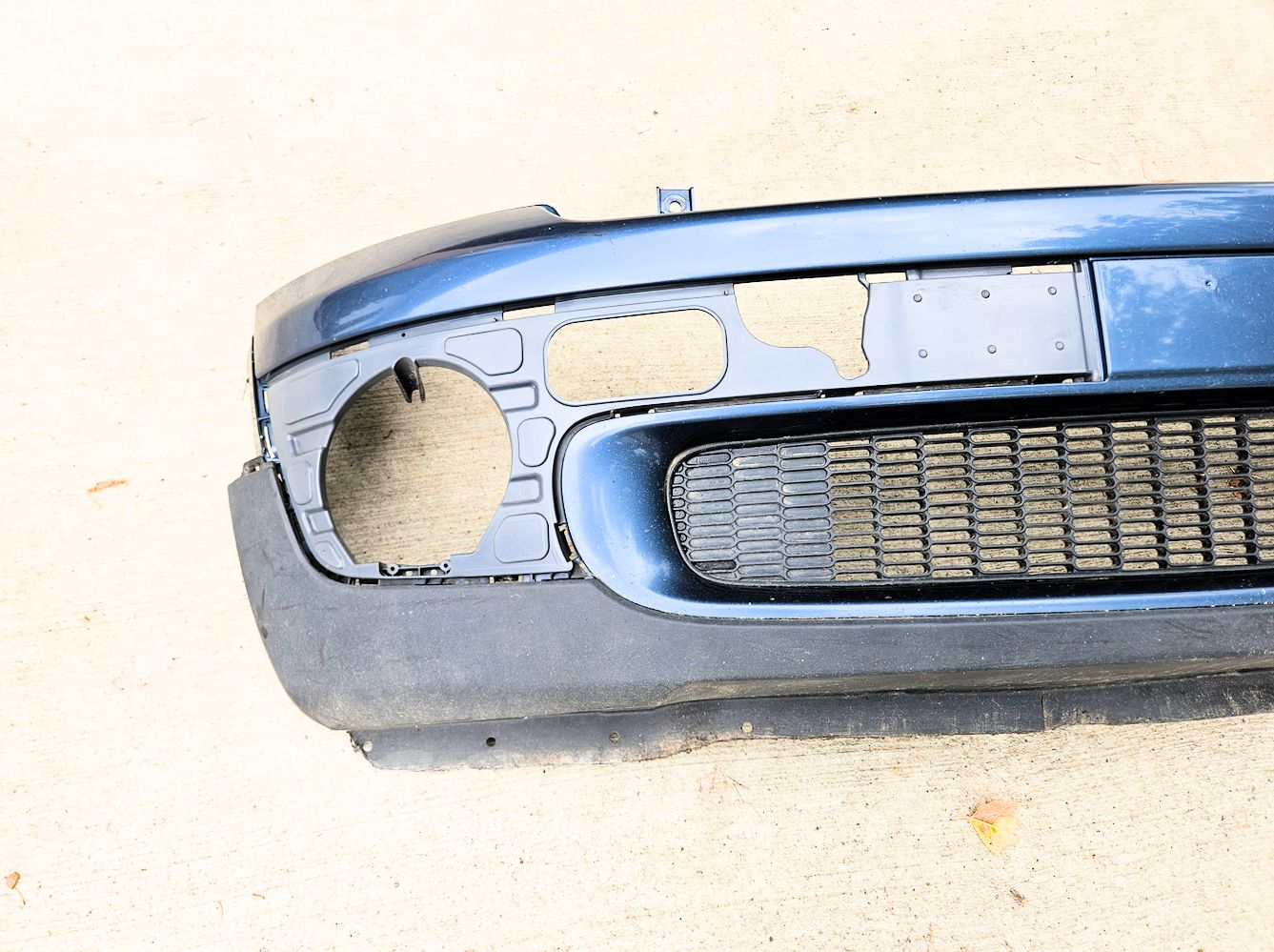 07-11 Mini Cooper Clubman Front Bumper Blue 51-11-7-199-856 Oem Used