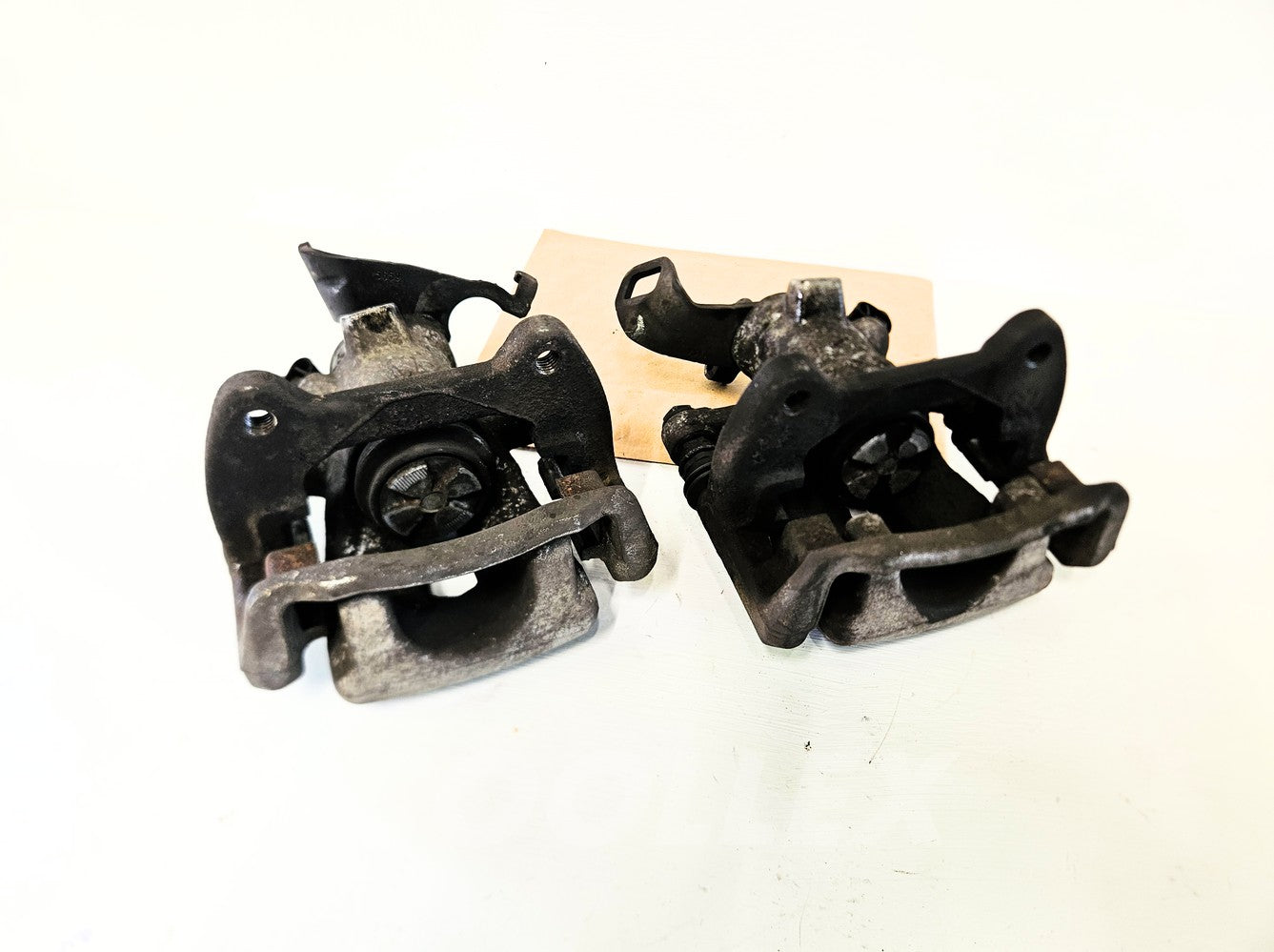 07-14 Mini Cooper Clubman Rear Brake Calipers 34-21-6-785-611, 34-21-6-785-612 Oem Used