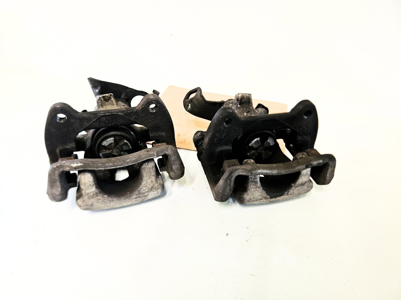 07-14 Mini Cooper Clubman Rear Brake Calipers 34-21-6-785-611, 34-21-6-785-612 Oem Used