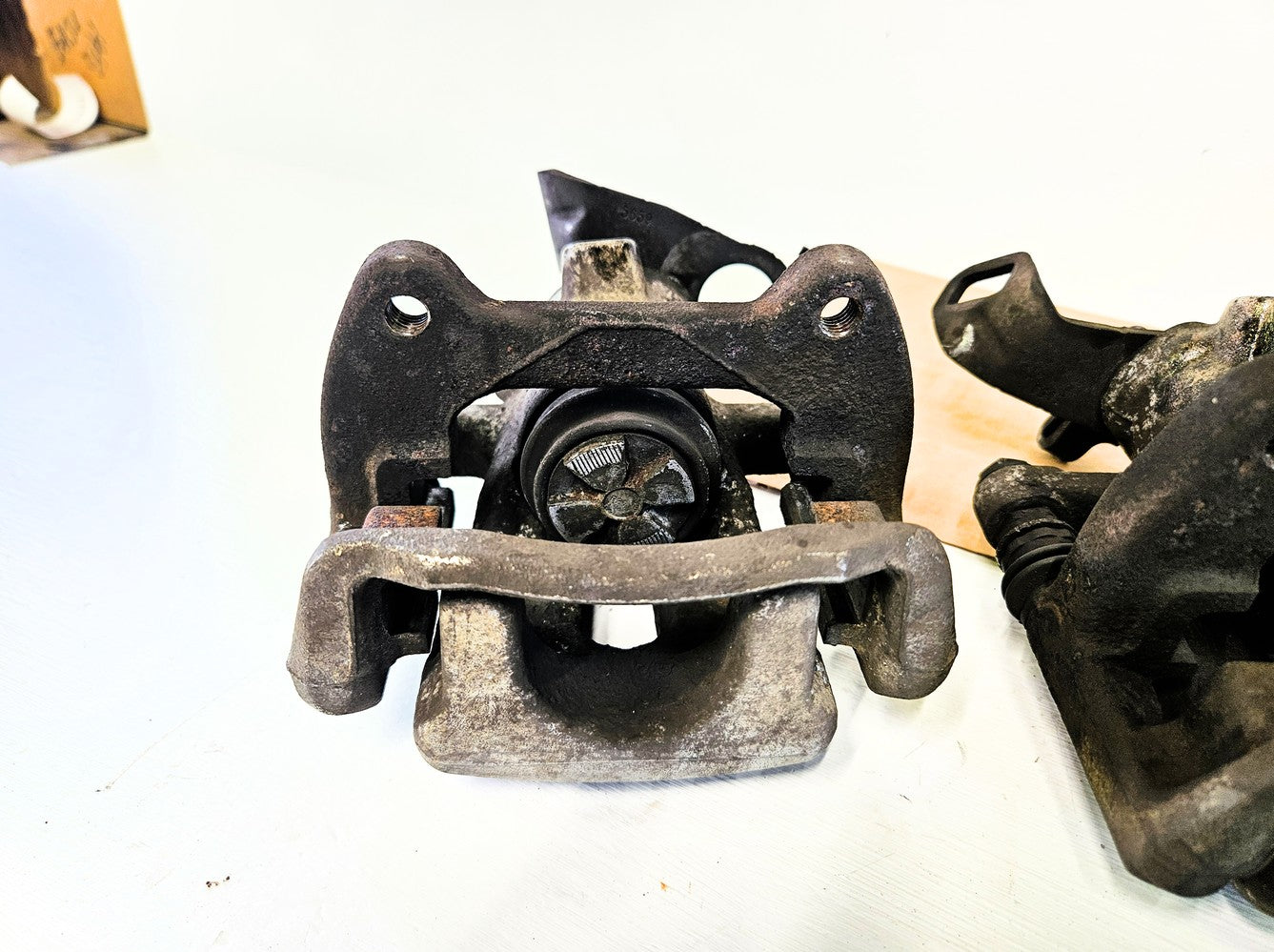 07-14 Mini Cooper Clubman Rear Brake Calipers 34-21-6-785-611, 34-21-6-785-612 Oem Used