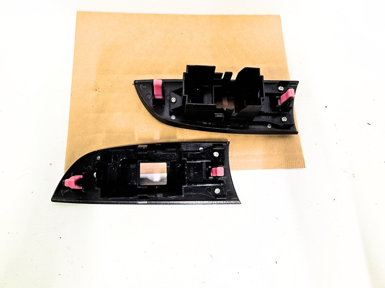 09-13 Lexus Is250 Is350 Door Trim Window Switch Bezel 74280-53300-E0, 74270-53300-E0 Oem Used