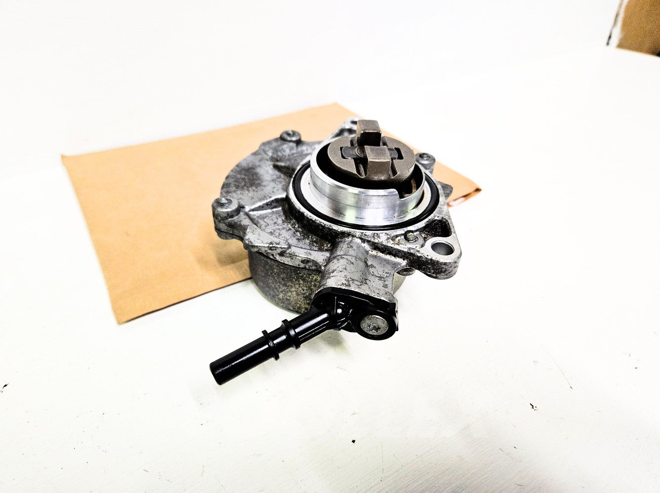 07-12 Mini Cooper Clubman Vacuum Pump 11-66-7-570-813 Oem Used