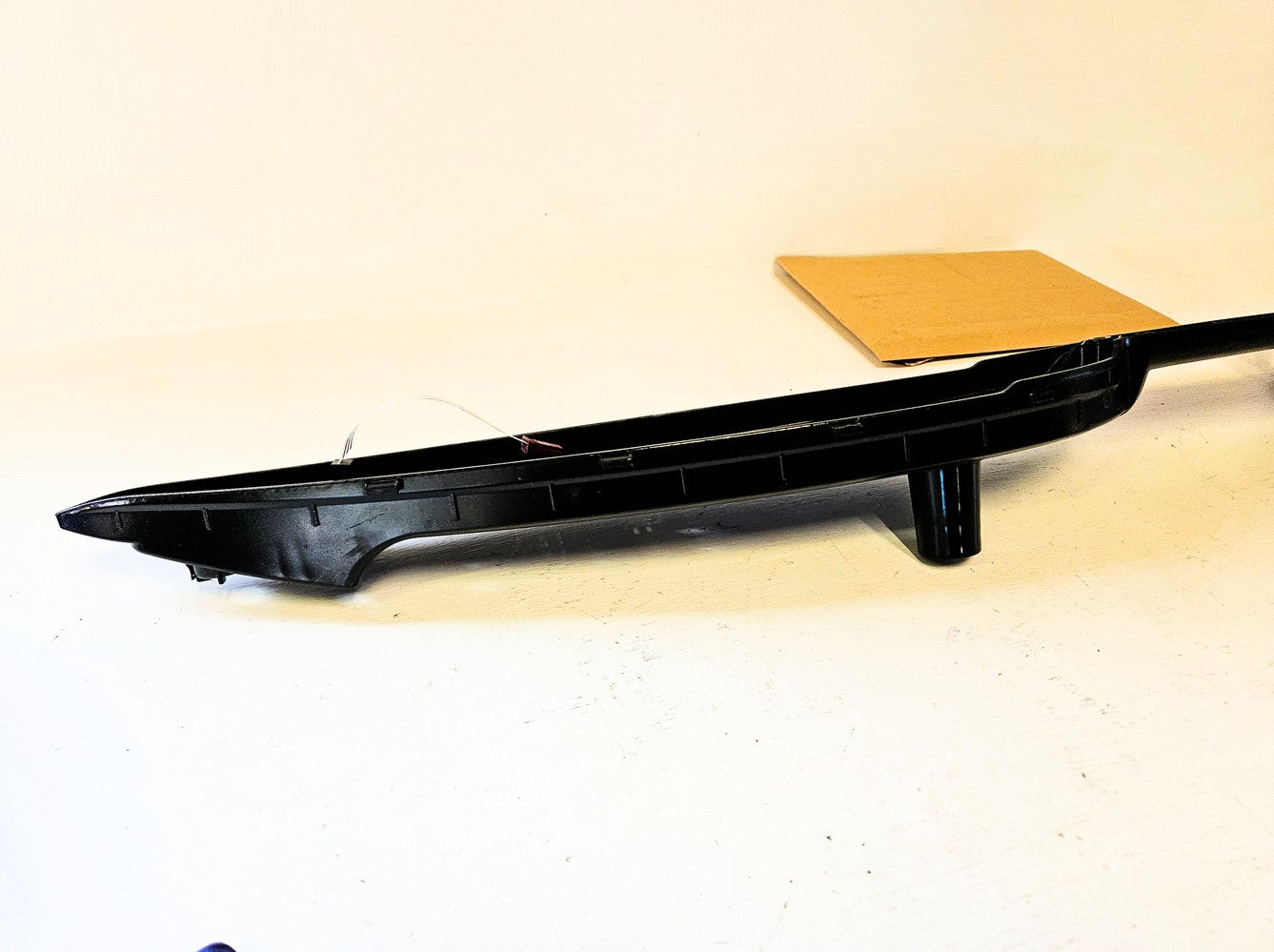 07-14 Mini Cooper Clubman Front Lh Armrest Base 51-41-7-343-979 Oem Used